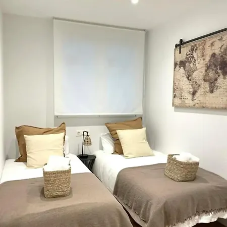 Modern Self Check In Center Apartment *